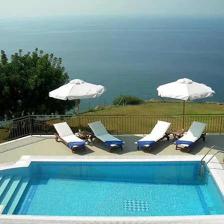 Penelope Luxury Villa Platíesz
